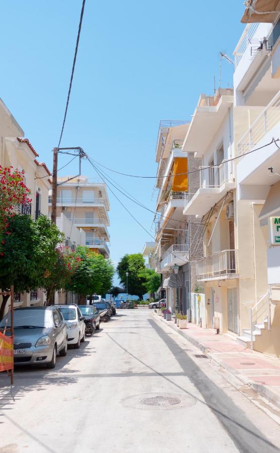 Whitehouse Loutraki Apartment ภายนอก รูปภาพ